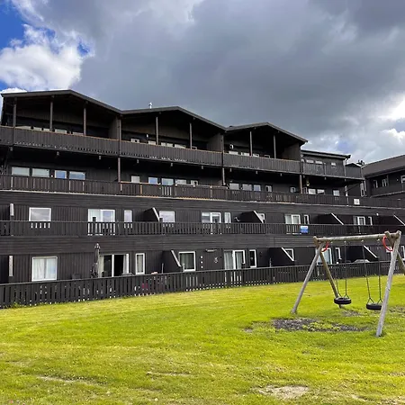 Relaxing Retreat With Two Terraces Beitostolen